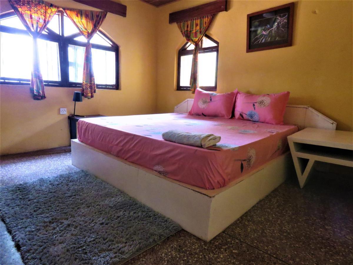 Rent Your Own Private Beach Bungalow Ampeni Buitenkant foto